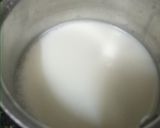 A picture of step 2 of Kitkat Hot Chocolate Coffee.