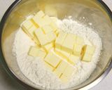 A picture of step 2 of Rapid Pastry Dough.