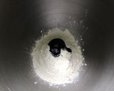 Une image de l'étape 2 de Pâte brisée épeautre pistache lait concentré.