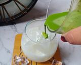 Foto langkah ke 3 dari resep Iced Matcha Latte (No Sugar, Diet Friendly).