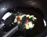 A picture of step 3 of Vongole Bianco - Clam Pasta.