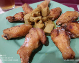 Foto del paso 6 de la receta: Alitas de pollo fritas+compañía 💃💃💃