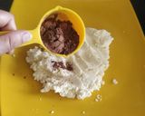 A picture of step 3 of "Choco chips Sandesh".