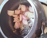 A picture of step 2 of Moong sprouts sabzi.