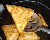 A picture of step 8 of Paneer cheesy parcel.