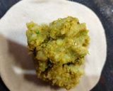 मटर आलू पराठा (Matar Aloo Paratha Recipe In Marathi) रेसिपी स्टेप 4 फोटो 
