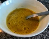 Foto del paso 2 de la receta: Omelette volteado de espinacas y cebollas
