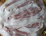 Foto del paso 2 de la receta: Empanada gallega con chorizo colorado y panceta
