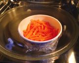 A picture of step 2 of Garlic mayo carrot.