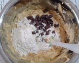 Foto langkah ke 3 dari resep Kukis Pisang kacang coklat.