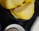 A picture of step 1 of Potatoes crepes.