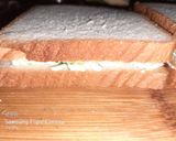 A picture of step 4 of Chilli Cheesy Sandwich.