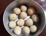 A picture of step 3 of Rava Balls.