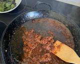 Foto del paso 6 de la receta: Paella de costillas de cerdo y butifarra