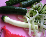 A picture of step 2 of Somen Noodles with Cucumber and Pork.