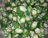 A picture of step 1 of Masala Bhindi.