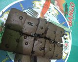 Foto langkah ke 10 dari resep Fudgy Brownies Chocochips Panggang Oven Listrik.