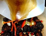 A picture of step 8 of Asian Chilli & Garlic king prawns in a stir fry Sauce. 🥰.