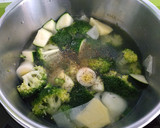 Foto del paso 2 de la receta: Crema de brócoli y calabacín