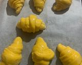 Foto del passaggio 17 della ricetta Cornetti sfogliati