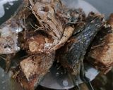 Foto langkah ke 2 dari resep Ikan salem tumis.