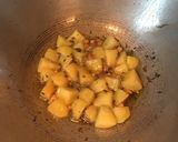 A picture of step 3 of Aloo Bhindi Fry.