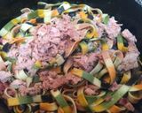 Foto del paso 2 de la receta: Tagliatelle de algas y verduras con atún