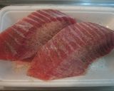 A picture of step 1 of Grilled Medium Fatty Tuna with Black Pepper.
