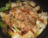 A picture of step 3 of Unbeatable Bonito and Soy Sauce Seasoning! Easy Japanese Leek Rice Cakes.