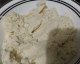 Foto del paso 1 de la receta: Arepas🫓de yuca rellenas de queso y bocadillo de guayaba🥯🧀🍯