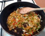 A picture of step 2 of Empanadillas de atún// Tuna patties.
