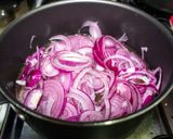 A picture of step 2 of Beer Caramelized Onions.