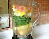 A picture of step 3 of Green Smoothie with Kale.