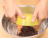 Foto langkah ke 6 dari resep Chewy Chocolate Chip Cookies.
