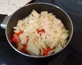 Foto del paso 3 de la receta: *Coditos con chorizo* (plato único)