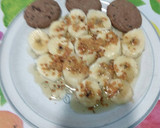 Foto del paso 1 de la receta: Plátano con miel, polen y galletas de avena integral