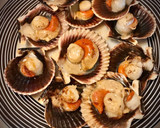 Foto del paso 4 de la receta: Zamburiñas a la plancha al ajillo