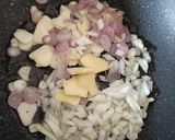 Foto langkah ke 5 dari resep Ayam Cincang Kentang Masak Kecap.