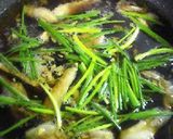 A picture of step 6 of Soba Noodles With Pork and Green Onion.
