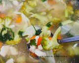 Foto langkah ke 2 dari resep Sop Ayam Brokoli Wortel Kol aka Sop Ceria.