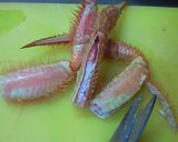 A picture of step 2 of How To Shell a Hair Crab.