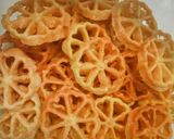 Foto langkah ke 3 dari resep Kembang goyang.