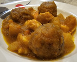 Foto del paso 6 de la receta: Albóndigas de rape en salsa con patatas y gambones