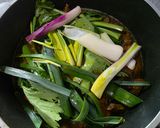 Foto del paso 2 de la receta: Estofado de garbanzos en conserva