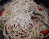 Foto langkah ke 5 dari resep Spaghetti Aglio Olio.