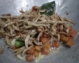 Foto langkah ke 3 dari resep Oseng Kulit Melinjo Gembus Teri.