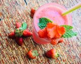 Hình bước làm 2 của món Sinh tố dâu 🍓🍓🍓