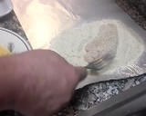 Foto del paso 4 de la receta: Milanesa de pollo gratinada con bacon
