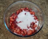 Foto del paso 1 de la receta: Sémola con leche y salsa de fresas 🇨🇱