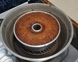 Foto langkah ke 6 dari resep Bolu karamel/bolu sarang semut 4 telur.